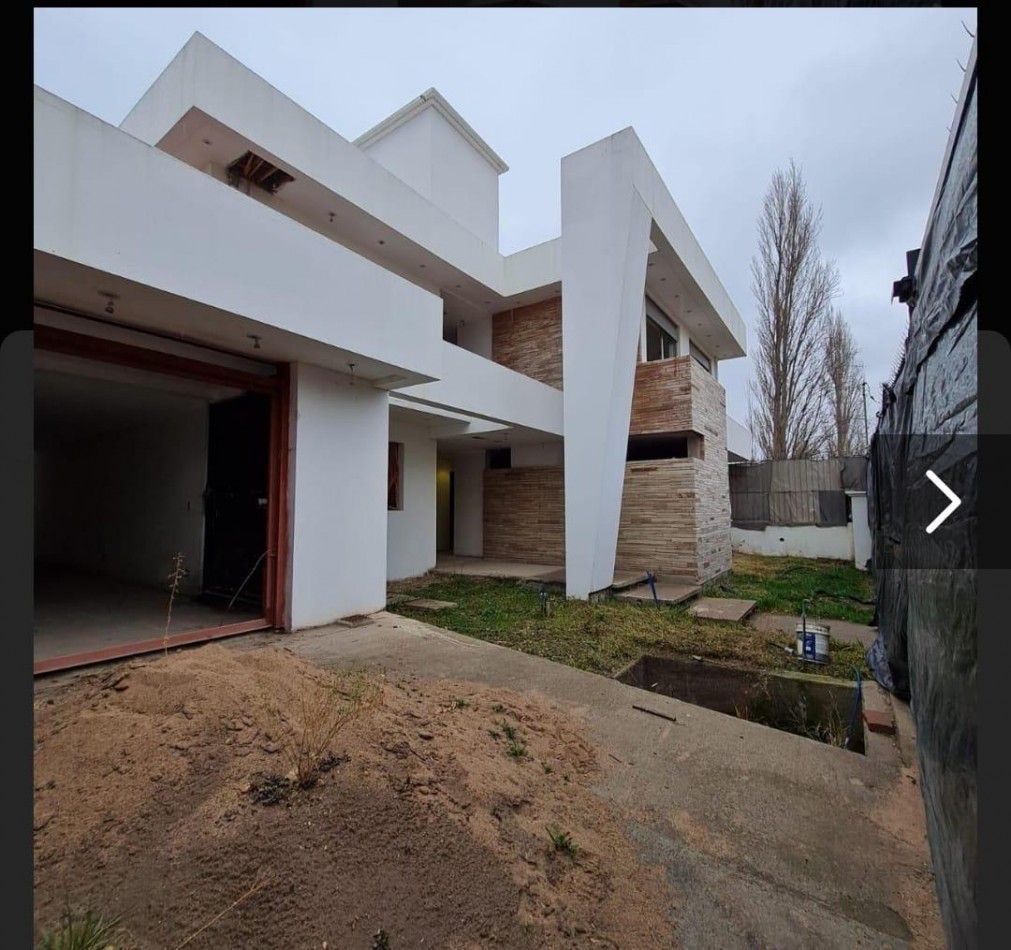 CASA EN VENTA CIPOLLETTI