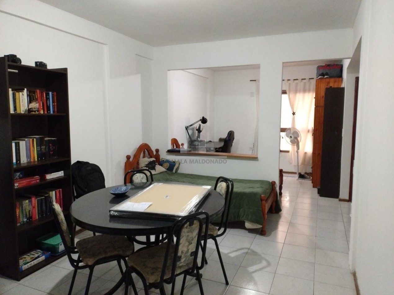 MONOAMBIENTE EN VENTA AV.COLON AL 1800
